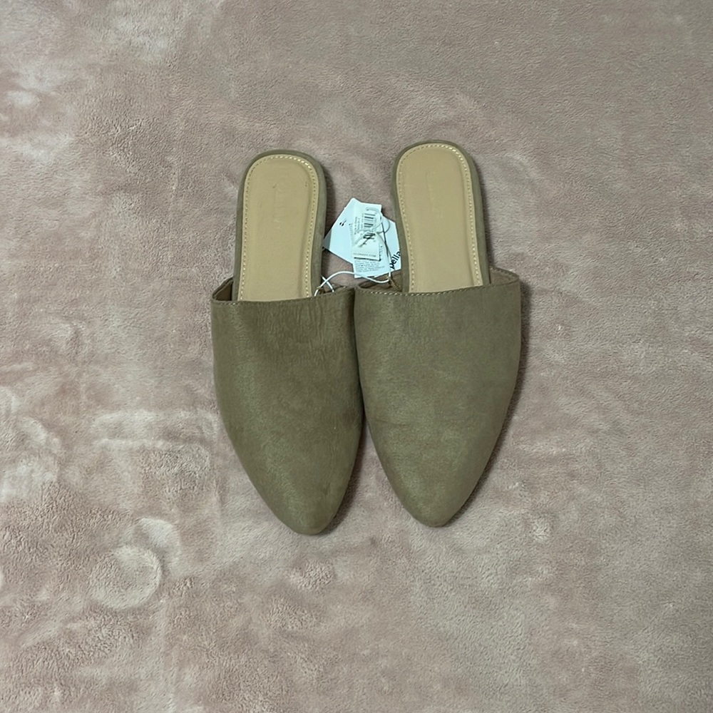 Taupe (color)